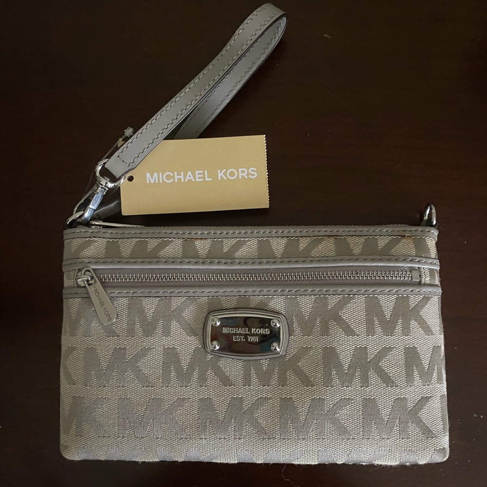NWT Michael Kors Wrsitlet Wallet